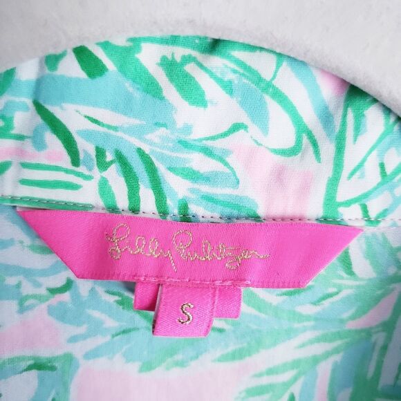 Lilly Pulitzer Button Down Pajama Top in Mandevilla Baby Pink Sand - Picture 4 of 7